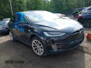2017 Tesla Model X 90D z VIN 5YJXCBE26HF056758, wystawiony jako IAAI lot #42364369 z przebiegiem Nie podano mil oraz . Historia ofert i sprzedaży dostępna na DreamBid. Obrazek 1.