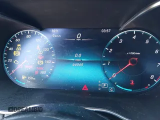 2021 Mercedes-Benz C 300 z VIN W1KWF8DB0MR618283, wystawiony jako IAAI lot #42084388 z przebiegiem 66 565 mil mil oraz . Historia ofert i sprzedaży dostępna na DreamBid. Obrazek 7.