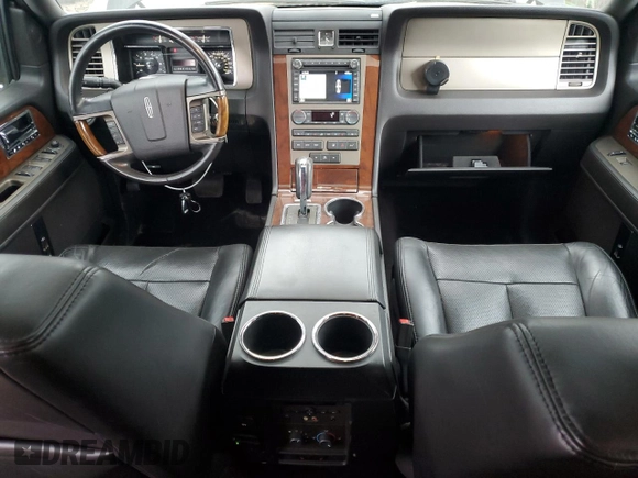 2014 Lincoln Navigator z VIN 5LMJJ2J57EEL02363, wystawiony jako Copart lot #54657415 z przebiegiem 245 326 mil mil oraz Czysty tytuł • Clean title. Historia ofert i sprzedaży dostępna na DreamBid. Obrazek 8.