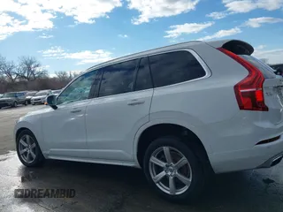 2021 Volvo XC90 Momentum with VIN YV4A221K0M1711124, listed as a IAAI auction lot 41017835 with 35,931 mi miles. Bid and sale history available at carsss.com. Image 15.