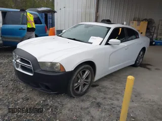 2013 Dodge Charger SXT z VIN 2C3CDXJG8DH528767, wystawiony jako IAAI lot #41627596 z przebiegiem 204 619 mil mil oraz . Historia ofert i sprzedaży dostępna na DreamBid. Obrazek 20.