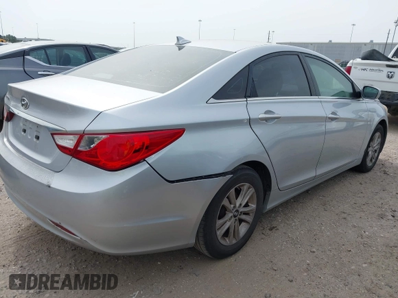 2013 Hyundai Sonata GLS z VIN 5NPEB4AC7DH677751, wystawiony jako IAAI lot #42267980 z przebiegiem Nie podano mil oraz . Historia ofert i sprzedaży dostępna na DreamBid. Obrazek 4.