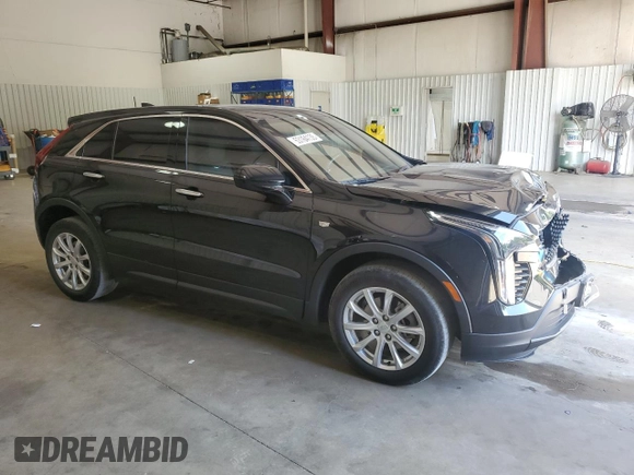 2022 Cadillac XT4 FWD Luxury z VIN 1GYAZAR45NF124737, wystawiony jako Copart lot #53164135 z przebiegiem 41 344 mil mil oraz Szkoda całkowita • Salvage title. Historia ofert i sprzedaży dostępna na DreamBid. Obrazek 4.
