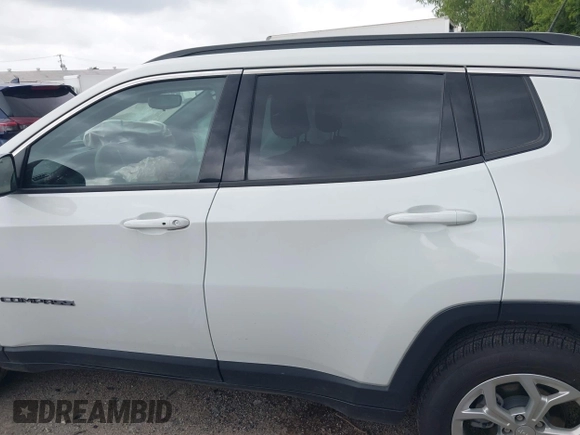 2024 Jeep Compass Latitude with VIN 3C4NJDBN9RT100598, listed as a IAAI auction lot 42541564 with 25,447 mi miles and . Bid and sale history available at DreamBid. Image 13.