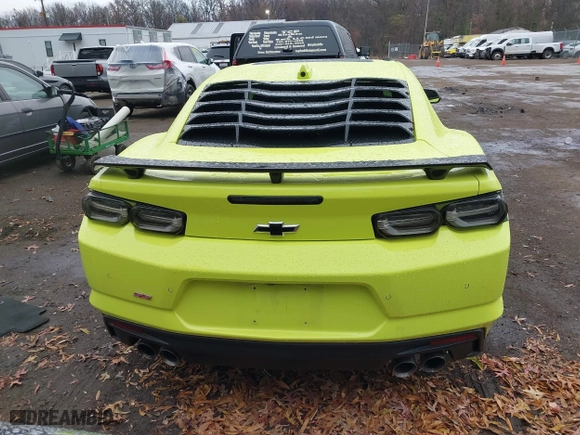 2021 Chevrolet Camaro 2SS with VIN 1G1FH1R74M0128085, listed as a IAAI auction lot 41044478 with 8,531 mi miles. Bid and sale history available at carsss.com. Image 16.