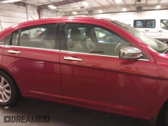2013 Chrysler 200 Limited with VIN 1C3CCBCG9DN569256, listed as a IAAI auction lot 41711387 with 156,536 mi miles. Bid and sale history available at carsss.com. Image 14.