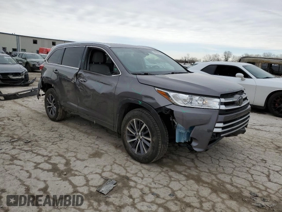 2018 Toyota Highlander SE with VIN 5TDJZRFH2JS497739, listed as a Copart auction lot 47561755 with 58,945 mi miles and Salvage title. Bid and sale history available at DreamBid. Image 4.