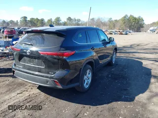 2021 Toyota Highlander L with VIN 5TDCZRBH8MS070150, listed as a IAAI auction lot 41642207 with 32,791 mi miles and . Bid and sale history available at DreamBid. Image 4.