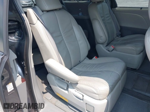 2011 Toyota Sienna XLE с VIN 5TDDK3DC7BS002538, выставлен на аукционе IAAI как лот 42385087 с пробегом 235 415 миль миль и . История ставок и продаж доступна на DreamBid. Изображение 8.