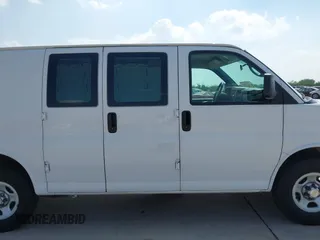 2008 Chevrolet Express Cargo z VIN 1GCFG15X381134847, wystawiony jako IAAI lot #41933588 z przebiegiem 114 592 mil mil oraz . Historia ofert i sprzedaży dostępna na DreamBid. Obrazek 13.