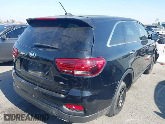 2019 Kia Sorento L with VIN 5XYPG4A33KG458915, listed as a IAAI auction lot 41377921 with Not Provided miles and . Bid and sale history available at carsss.com. Image 4.