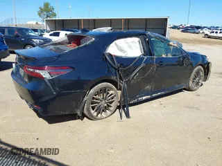 2022 Toyota Camry XSE z VIN 4T1K61AK2NU014488, wystawiony jako IAAI lot #41609668 z przebiegiem Nie podano mil oraz . Historia ofert i sprzedaży dostępna na DreamBid. Obrazek 4.