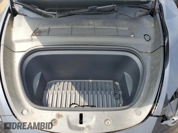 2024 Tesla Model Y Long Range z VIN 7SAYGDEE2RF986871, wystawiony jako Copart lot #60168535 z przebiegiem 15 647 mil mil oraz Szkoda całkowita • Salvage title. Historia ofert i sprzedaży dostępna na DreamBid. Obrazek 11.