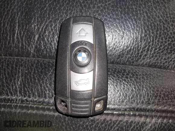 2009 BMW 3 Series 328i xDrive z VIN WBAWC33539PC87767, wystawiony jako IAAI lot #41988576 z przebiegiem 122 842 mil mil oraz . Historia ofert i sprzedaży dostępna na DreamBid. Obrazek 11.