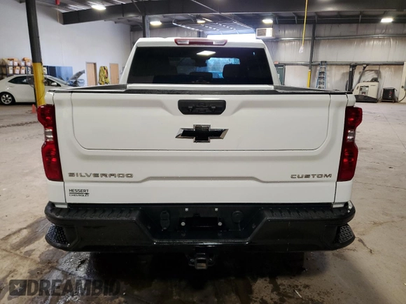 2022 Chevrolet Silverado 1500 Custom Trail Boss with VIN 3GCPDCEK8NG625750, listed as a Copart auction lot 81053304 with 33,151 mi miles and Salvage Title. Bid and sale history available at carsss.com. Image 6.