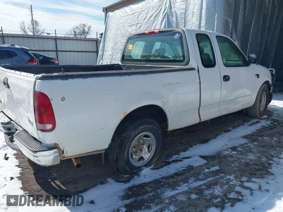 2002 Ford F-150 XL z VIN 1FTRX17W02KB68165, wystawiony jako IAAI lot #41613625 z przebiegiem 151 957 mil mil oraz . Historia ofert i sprzedaży dostępna na DreamBid. Obrazek 4.