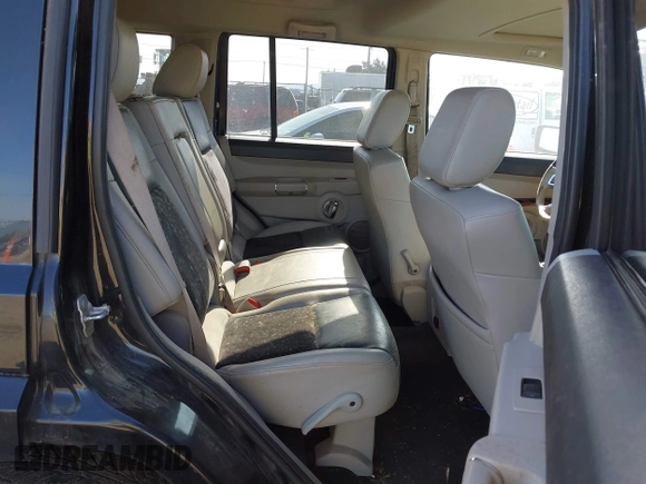 2008 Jeep Commander Overland with VIN 1J8HG682X8C140924, listed as a IAAI auction lot 42034619 with 237,939 mi miles. Bid and sale history available at carsss.com. Image 8.