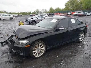 2015 BMW 3 Series 320i xDrive z VIN WBA3C3G59FNT53112, wystawiony jako IAAI lot #42222176 z przebiegiem 113 702 mil mil oraz . Historia ofert i sprzedaży dostępna na DreamBid. Obrazek 17.