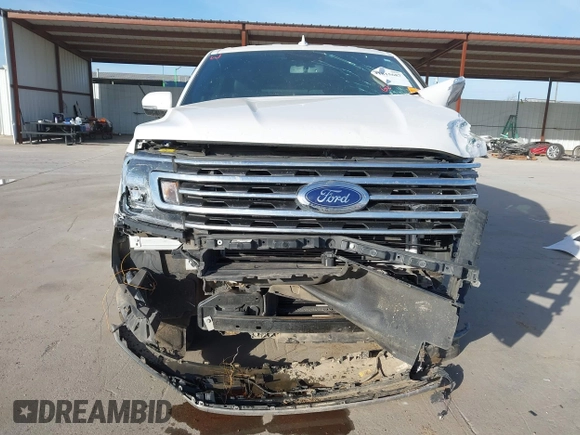 2018 Ford Expedition XLT with VIN 1FMJU1HT5JEA18863, listed as a IAAI auction lot 41815687 with 96,544 mi miles. Bid and sale history available at carsss.com. Image 13.