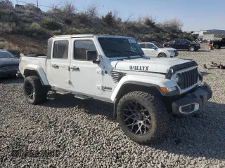 2024 Jeep Gladiator Sport с VIN 1C6JJTAG5RL113296, выставлен на аукционе Copart как лот 52172315 с пробегом 35 463 миль миль и Списание • Salvage title. История ставок и продаж доступна на DreamBid. Изображение 4.
