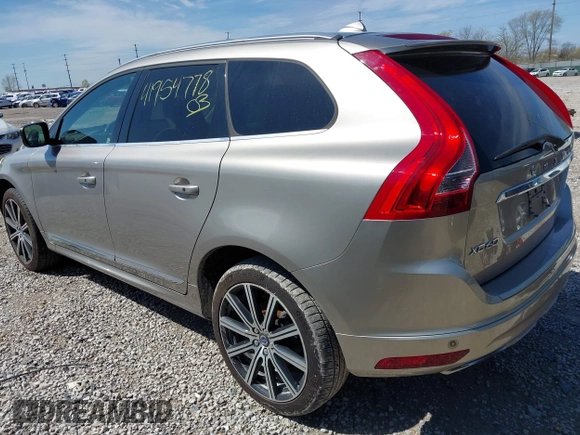 2016 Volvo XC60 T6 Drive-E Platinum z VIN YV449MDMXG2867316, wystawiony jako IAAI lot #41954778 z przebiegiem 97 586 mil mil oraz . Historia ofert i sprzedaży dostępna na DreamBid. Obrazek 3.