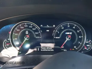 2019 BMW M5 Competition z VIN WBSJF0C57KB285614, wystawiony jako IAAI lot #39011419 z przebiegiem Nie podano mil oraz . Historia ofert i sprzedaży dostępna na DreamBid. Obrazek 7.