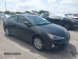 2020 Hyundai Elantra SE z VIN 5NPD74LF3LH510824, wystawiony jako IAAI lot #42083555 z przebiegiem 31 748 mil mil oraz . Historia ofert i sprzedaży dostępna na DreamBid. Obrazek 1.