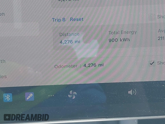 2025 Tesla Model 3 Long Range z VIN 5YJ3E1EAXSF885110, wystawiony jako IAAI lot #42400734 z przebiegiem 4 276 mil mil oraz . Historia ofert i sprzedaży dostępna na DreamBid. Obrazek 15.