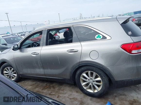 2018 Kia Sorento LX with VIN 5XYPGDA3XJG407247, listed as a IAAI auction lot 41639631 with 127,327 mi miles. Bid and sale history available at carsss.com. Image 14.