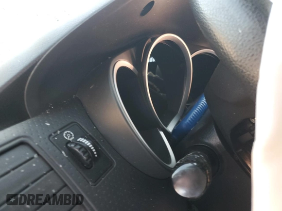 2015 Toyota Tacoma z VIN 5TFUX4EN6FX030970, wystawiony jako Copart lot #50354015 z przebiegiem Nie podano mil oraz Szkoda całkowita • Salvage title. Historia ofert i sprzedaży dostępna na DreamBid. Obrazek 9.