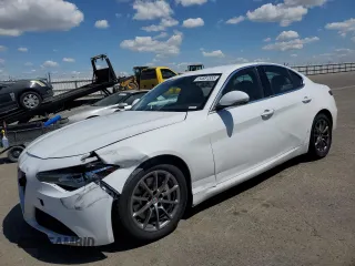 2018 Alfa Romeo Giulia z VIN ZARFAEBNXJ7573385, wystawiony jako Copart lot #54881555 z przebiegiem 102 791 mil mil oraz Szkoda całkowita • Salvage title. Historia ofert i sprzedaży dostępna na DreamBid. Obrazek 1.