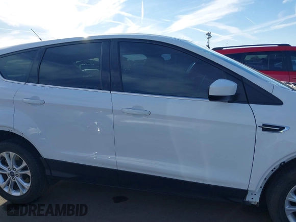 2017 Ford Escape SE z VIN 1FMCU0GD4HUC98899, wystawiony jako IAAI lot #41633762 z przebiegiem 72 245 mil mil oraz . Historia ofert i sprzedaży dostępna na DreamBid. Obrazek 14.