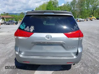 2011 Toyota Sienna LE AAS with VIN 5TDKK3DC2BS175598, listed as a IAAI auction lot 42186153 with 169,267 mi miles. Bid and sale history available at carsss.com. Image 17.