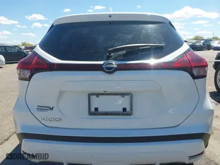 2022 Nissan Kicks S with VIN 3N1CP5BV7NL511927, listed as a IAAI auction lot 42025240 with 47,444 mi miles. Bid and sale history available at carsss.com. Image 17.