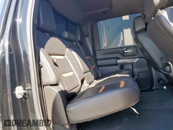 2020 GMC Sierra 3500HD AT4 z VIN 1GT49VEY7LF315026, wystawiony jako Copart lot #51613555 z przebiegiem 160 533 mil mil oraz Szkoda całkowita • Salvage title. Historia ofert i sprzedaży dostępna na DreamBid. Obrazek 11.