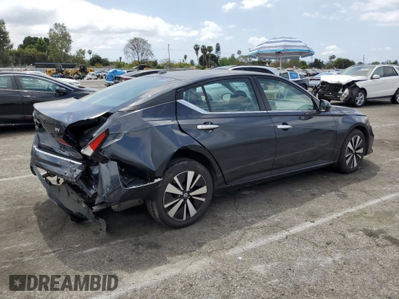 2021 Nissan Altima SV z VIN 1N4BL4DV4MN420372, wystawiony jako Copart lot #54734995 z przebiegiem 98 282 mil mil oraz Szkoda całkowita • Salvage title. Historia ofert i sprzedaży dostępna na DreamBid. Obrazek 3.