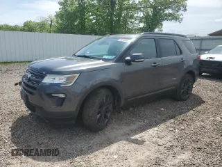 2018 Ford Explorer XLT z VIN 1FM5K8D89JGA75640, wystawiony jako Copart lot #58236865 z przebiegiem 88 536 mil mil oraz Szkoda całkowita • Salvage title. Historia ofert i sprzedaży dostępna na DreamBid. Obrazek 1.