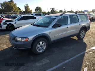 2002 Volvo V70 with VIN YV1SZ58D521067705, listed as a Copart auction lot 75221574 with 0 mi miles and Salvage Title. Bid and sale history available at carsss.com. Image 1.