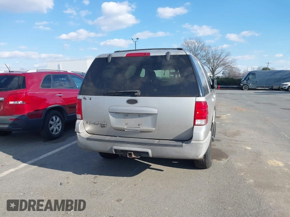 2003 Ford Expedition Special Service with VIN 1FMPU15L53LC50263, listed as a IAAI auction lot 41408415 with 124,891 mi miles. Bid and sale history available at carsss.com. Image 16.