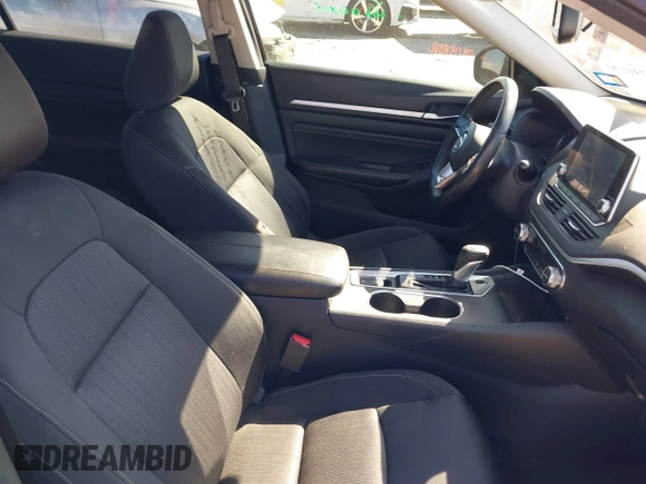 2019 Nissan Altima 2.5 SV with VIN 1N4BL4DVXKN306325, listed as a IAAI auction lot 41731601 with 66,883 mi miles. Bid and sale history available at carsss.com. Image 5.