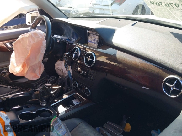 2014 Mercedes-Benz GLK 350 with VIN WDCGG5HB6EG191297, listed as a IAAI auction lot 41976369 with 79,817 mi miles and . Bid and sale history available at carsss.com. Image 5.