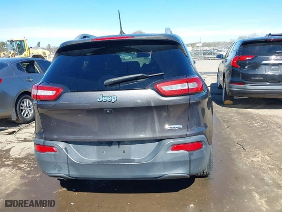2017 Jeep Cherokee Latitude with VIN 1C4PJLCB7HW662967, listed as a IAAI auction lot 41693743 with 141,413 mi miles. Bid and sale history available at carsss.com. Image 16.