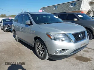 2016 Nissan Pathfinder Platinum with VIN 5N1AR2MM4GC610250, listed as a IAAI auction lot 39251695 with 73,962 mi miles. Bid and sale history available at carsss.com. Image 1.