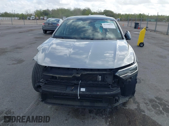 2023 Volkswagen Jetta SE z VIN 3VW7M7BU2PM056005, wystawiony jako IAAI lot #41768826 z przebiegiem 33 838 mil mil oraz . Historia ofert i sprzedaży dostępna na DreamBid. Obrazek 13.
