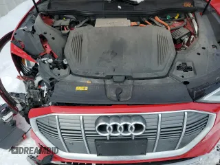 2021 Audi e-tron Prestige z VIN WA1VAAGE8MB040969, wystawiony jako Copart lot #44968835 z przebiegiem 24 137 mil mil oraz Szkody całkowita. Historia ofert i sprzedaży dostępna na DreamBid. Obrazek 11.