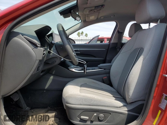 2020 Hyundai Sonata SEL z VIN 5NPEL4JA7LH022211, wystawiony jako Copart lot #51542825 z przebiegiem Nie podano mil oraz Szkoda całkowita • Salvage title. Historia ofert i sprzedaży dostępna na DreamBid. Obrazek 7.