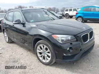 2013 BMW X1 xDrive28i with VIN WBAVL1C58DVR82070, listed as a IAAI auction lot 41849986 with 136,394 mi miles. Bid and sale history available at carsss.com. Image 1.