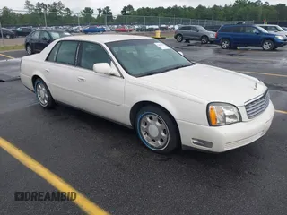 2001 Cadillac DeVille z VIN 1G6KD54Y11U137620, wystawiony jako IAAI lot #42419290 z przebiegiem 142 160 mil mil oraz . Historia ofert i sprzedaży dostępna na DreamBid. Obrazek 1.