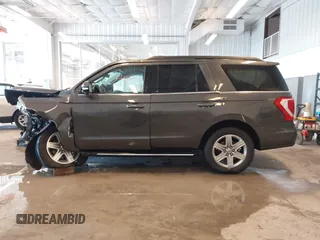 2019 Ford Expedition XLT with VIN 1FMJU1JT8KEA82990, listed as a IAAI auction lot 41622190 with 1 mi miles. Bid and sale history available at carsss.com. Image 15.