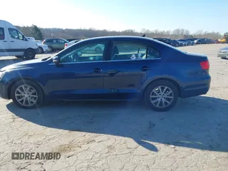 2013 Volkswagen Jetta SE with VIN 3VWDX7AJ7DM208972, listed as a IAAI auction lot 41653416 with 173,386 mi miles and . Bid and sale history available at DreamBid. Image 17.